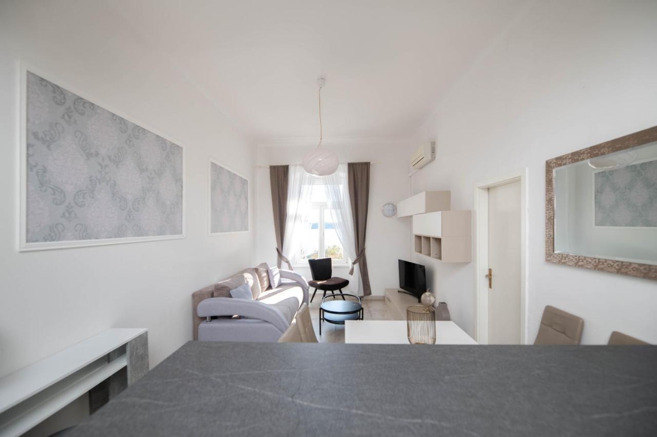 Apartment Val With Sea View Шибеник Екстер'єр фото